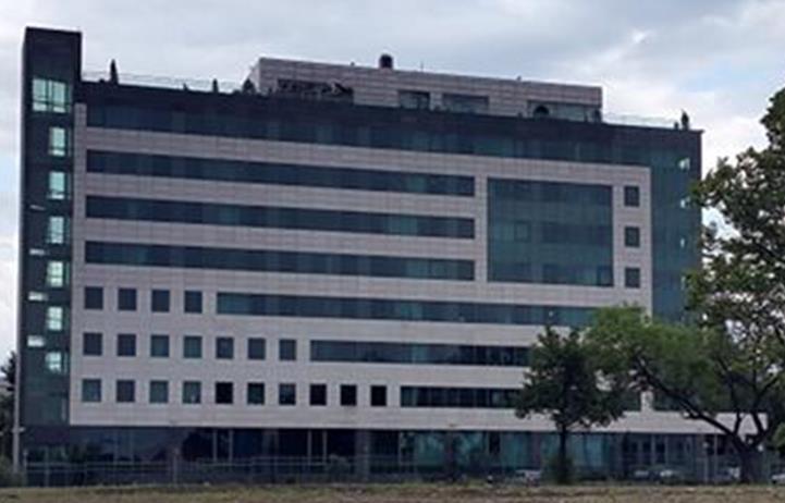 BEFEKTETÉSI PORTFOLIÓ DXC OFFICE BUILDING SOFIA BULMAG OFFICE BUILDING SOFIA Elhelyezkedés Két épület bruttó területe Fő funkció Fő funkció átlag bérleti díja Bulgaria, Szófia 8.