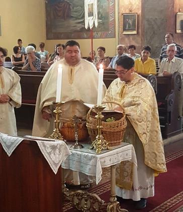 Gyümölcs- és kenyéráldás templomunkban Görögkatolikus Egyházunk hagyománya szerint augusztus 6-án, Urunk színeváltozásának
