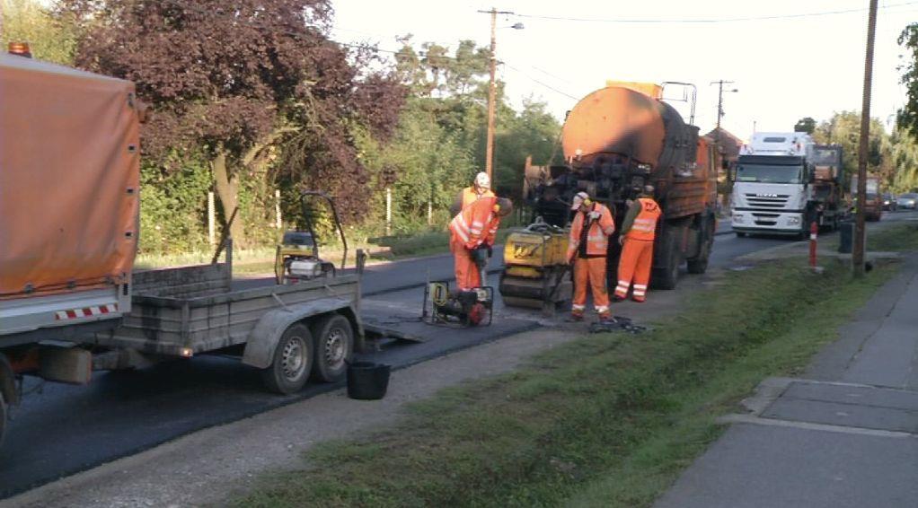 Magyar Falu Program Mellékutak felújítása I. (mintegy 430 km hosszban): a Magyar Falu Program részeként ütemezetten megvalósuló, kistelepüléseket érintő útfelújításokról szóló 1792/2018. (XII. 21.