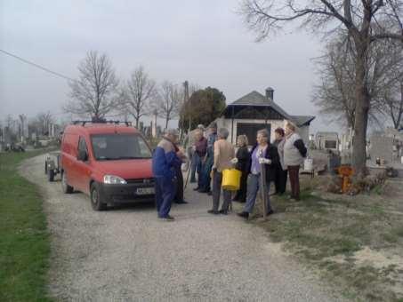 2014 év Környezettisztasági hét 2014. 04.10. Évek óta hagyományos program áprilisban a Kőszár-hegymenet, melyet egy takarítási akció előz meg.