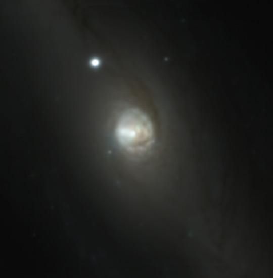 (Right) Continuumsubtracted images of [O III] emission (upper: NGC 5728) and Hα emission (lower: NGC 3351).