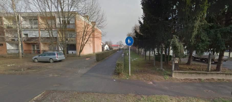 Az érintett tervezési tömb déli oldalának közepén, a hatályos szabályozási terveken egy U alakú, 12,0 méter szabályozási szélességgel kialakított út került tervezésre.