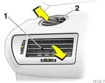 Szellõzõnyílások Legalább egy szellõzõnyílásnak nyitva kell lennie bekapcsolt hûtés 3 (légkondicionáló kompresszor) esetén, hogy elkerülje a párologtató légmozgás hiányában történõ eljegesedését.