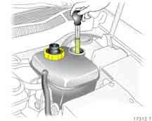 . Opel Service, karbantartás 285 Dízelüzemanyag-szûrõ Minden olajcserénél ellenõriztetni kell az üzemanyagszûrõben felgyülemlett vizet a szervizben.