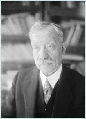 Galjorkin-módszer Borisz Grigorjevics Galjorkin (1871-1945) orosz mérnök / matematikus. V h bázisa legyen φ 1,.