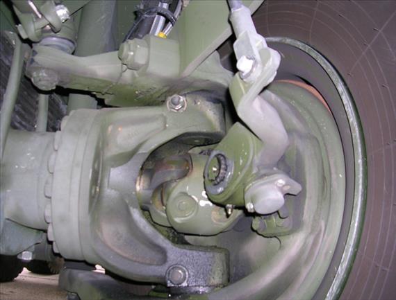 Fékezési előírások: Az üzemi fékrendszer által biztosított fékerő a jármű jobb és bal oldalán a konstrukciós kialakítás lapján szimmetrikus legyen.