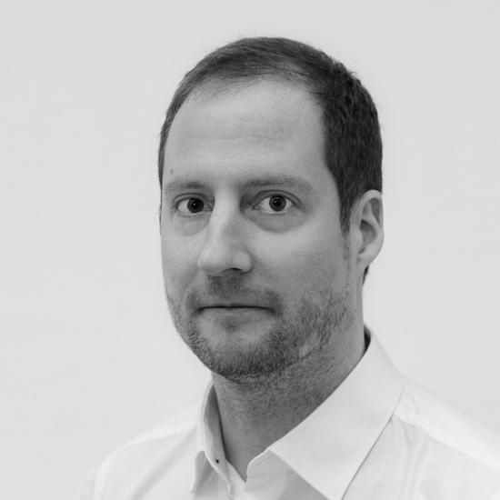 Tervezői tevékenység Személyes referenciák - Csáki Tibor Lakó- és középületek, ipari létesítmények és műemlékek, Középületek műtárgyak tanulmánytervének, engedélyezési dokumentációinak,