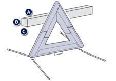 Kényelem Elakadásjelző háromszög (tárolás) Az összehajtott háromszög vagy dobozának tárolására az első ülés alatt van mód.
