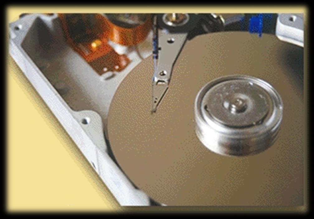 Merevlemezek: (hard disk, winchester)