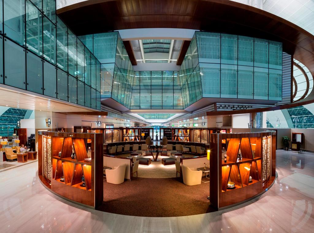 Dubai Business Class Lounge Business Class Lounge, 11 millió dollárért felújítva A világ legnagyobb business várója: 16,553 m² Moet & Chandon pezsgő lounge Barista élmények a