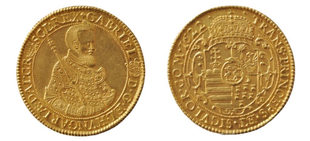 3. kép Bethlen Gábor tízszeres aranyforintja (Körmöcbánya, 1622) A tízszeres aranyforint előlapján a következő felirat olvasható: GABRIEL D(ei) G(ratia) EL(ectus)