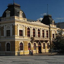 sk Tudja-e, hogy a régi városháza épületében jelenleg a Turista információs iroda (NISYS) és a Nyitramenti Múzeum
