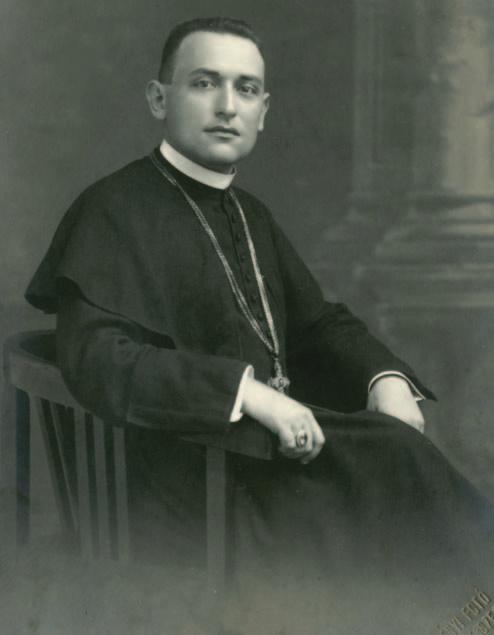 Pehm József apátplébános, 1927 évekre életre szólóan összeforrt a királyság mint államforma és a király iránti hűséggel, közéleti szereplését sok más katolikuséval egyetemben a konzervatív