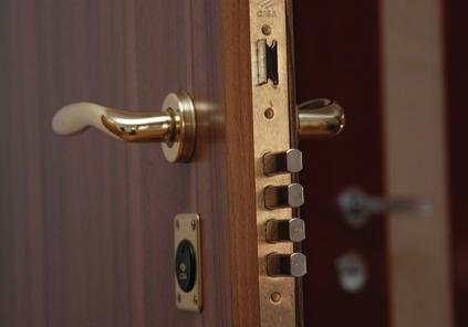 Kulcs a biztonsághoz milyen a jó zár? A legtöbb bejárati ajtóban hengerzár-betéteket alkalmaznak, így ez a zártípus a legelterjedtebb.