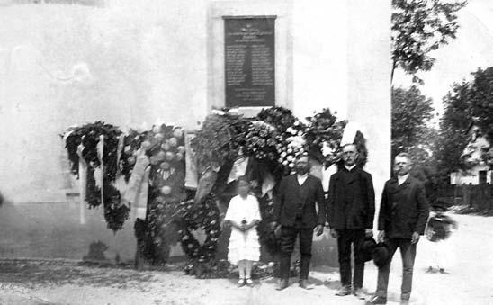 XXIX. évfolyam 7. szám 9 I. világháborús emléktábla és emlékmû Dabon és Dömsödön I-II. (második rész) Kedves Olvasóink, folytatjuk közös utazásunkat településünk I. és II.