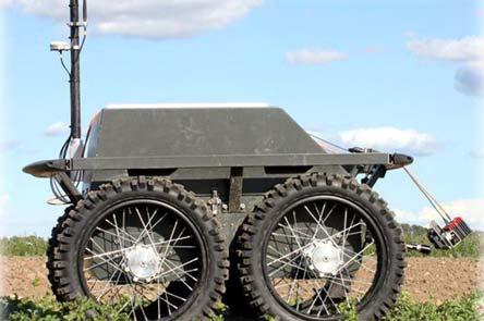szántóföldi jármű UGV (unmanned ground vehicle) Egy robotokat felvonultató komplex rendszerben