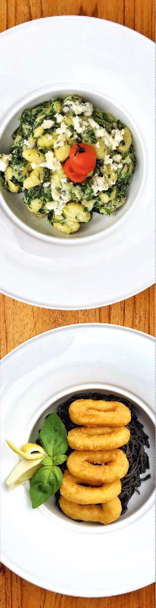 VEGETÁRIÁNUS Gorgonzolás-parajos gnocchi 1650,- Roston camembert sajt rumos-aszaltszilvás 2690,- áfonyamártással és házi burgonyakrokettel Bazsalikomos sajtkrémmel töltött gombafejek rántva 1990,-