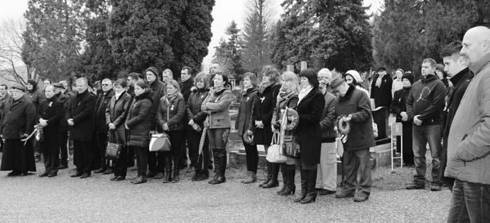 Harezník a galériában Honti pedagógustalálkozó Szondys sikerek Inámi körkép 4. old.