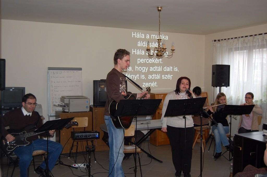 - 2010. február 28-án, vasárnap zenés-ifjúsági istentiszteletet tartottunk a parókia gyülekezeti termében.