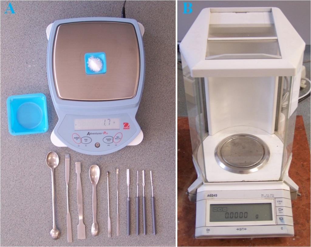 11. ábra: A: Digitális mérleg kimérő edénykével, spatulákkal és vegyszereskanalakkal; B: Analitikai mérleg rezgésmentes asztalon. 7.