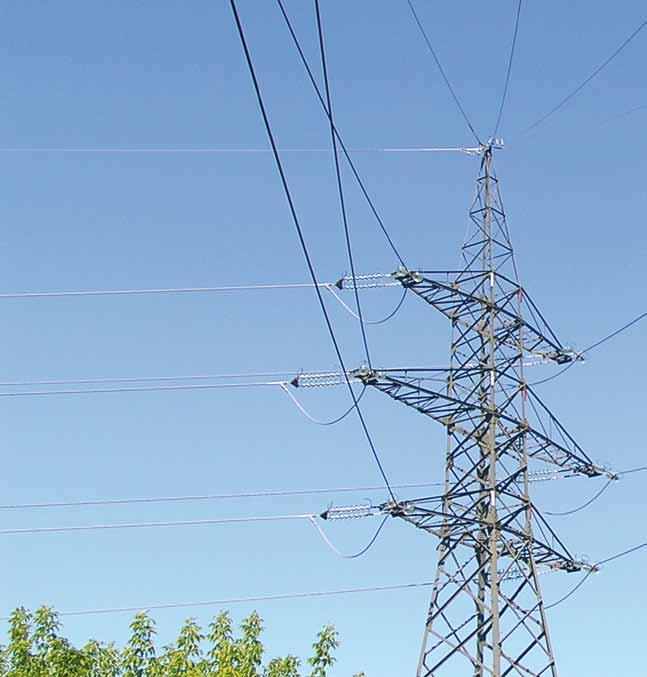 1977-ben a 82 km hosszú Paks-Toponár, amely a Martonvásári és a Toponári Alállomás 400 kv-on történő üzembe helyezéséig ideiglenesen 120 kv-on üzemelt, a Dunamenti Erőmű és a Kaposvári 120/35/20