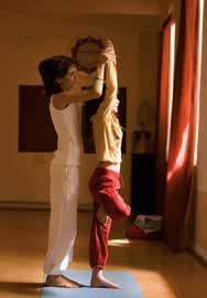 Ezért ha gyermekét valami igazán egészséges, érdekes és hasznos mozgással szeretné megismertetni, kóstoltassa bele a jóga világába.