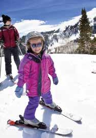 A havas domboldalon, tapasztaltabbaknak hegyoldalon történő lesiklás akár snowboardon, akár sílécen olyan élmény, amely rendszeres és meghatározó pontjává alakult számos ember család életének.