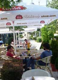 6 db üveges sör szabadon választva az itallapról. Az étterem Debrecen belvárosában, a Kossuth térnél található. Abelga gasztronómia világhírű képviselője a hamisítatlan belga sör.