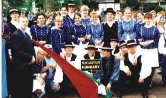 Néptánc Egyesület 2000.
