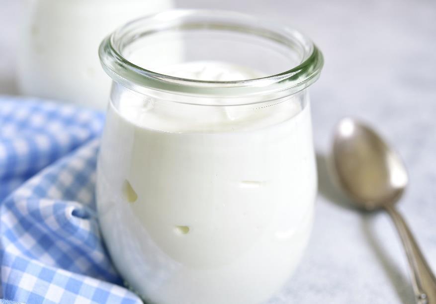 Joghurtos MW pohárkrém Reggelire lehet a tej helyett natúr joghurtba is keverni a port. Szórd a joghurtba a MW Shake port és alaposan keverd el.