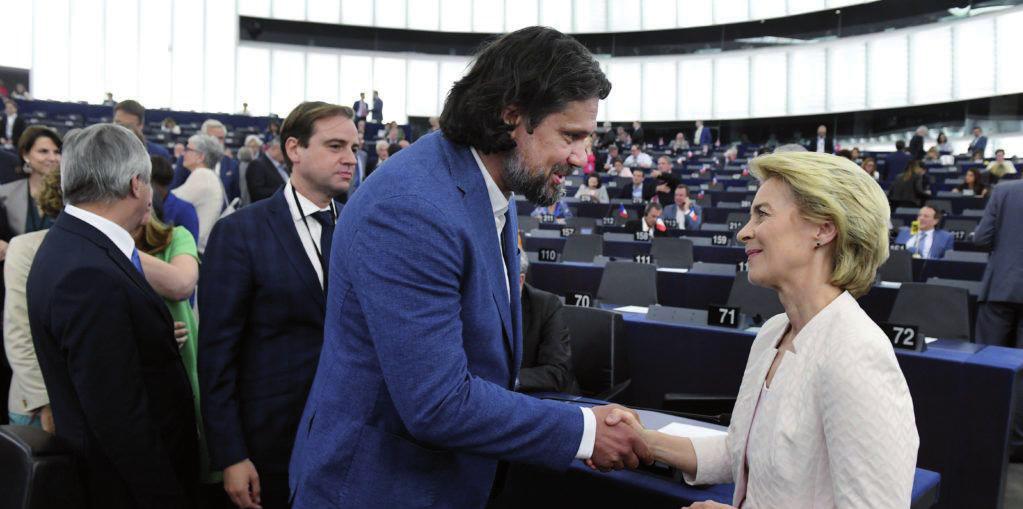 folytatás az 1. oldalról» Ursula von der Leyent választotta az Európai Parlament az Európai Bizottság elnökének A bevándorlást meg kell állítani és csakis így lehet megállítani.