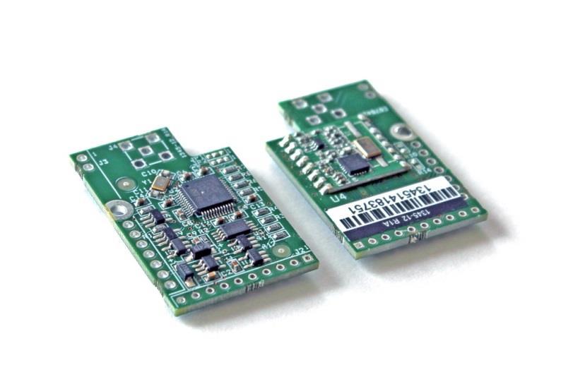 Kompatibilis az FCC CFR47 és az ETSI EN200-1 szabvánnyal. A modul rendelkezik belső jelszint illesztő áramkörökkel, így közvetlen kapcsolható 3.