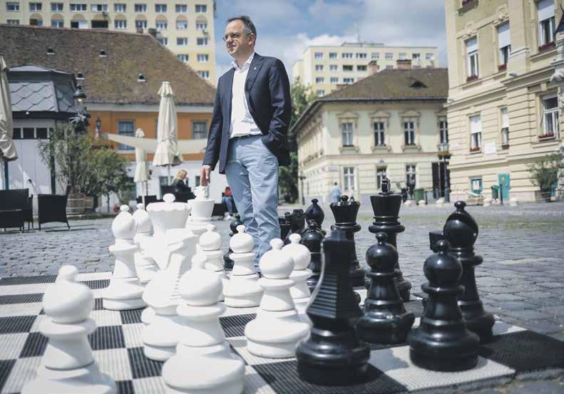 NAGYINTERJÚ BÉKÁSMEGYER 2019. JÚNIUS 8 KULTÚRA 9 Melyik polgármesterrel van baráti, szakmai viszonyban, akivel a gondolatcsere is megvalósul?