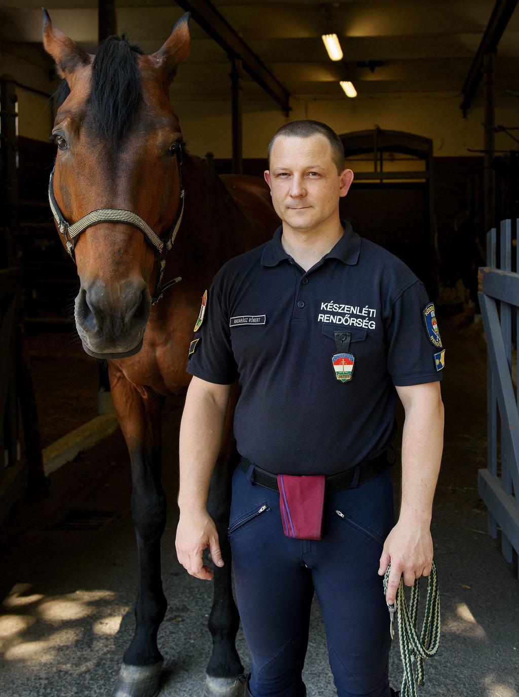 Madarász Róbert őrnagy szerint a magyar lovasrendőrség reformkorát éli napjainkban A magyarországi