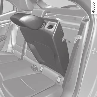 Hátsó ülés (1/2) 1 Ha a kétszemélyes utasülés kicsi háttámlája B le van hajtva, tilos a középső ülés használata, mert a biztonsági övet nem lehet becsatolni (a biztonsági öv tartóbakja nem