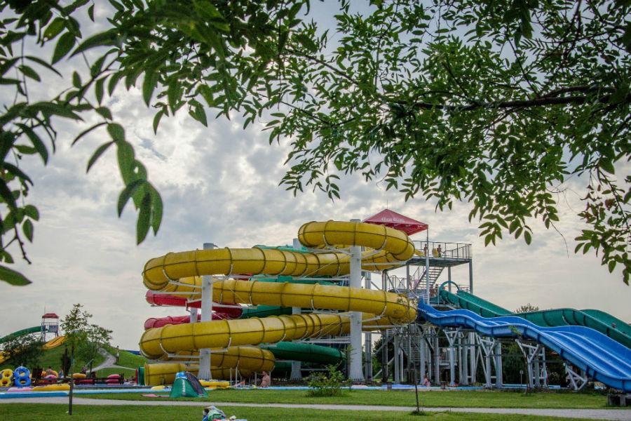 Június: Gyermeknap Cegléden a strandfürdő és aqua parkban: 147 gyermek és