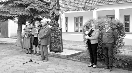 Most, a jelenkorban élő császártöltésiek örömére és használatára építjük a fedett piacteret, ugyanakkor a jövőnek is építjük, hisz bízunk benne, sok évtizeden keresztül szolgálni