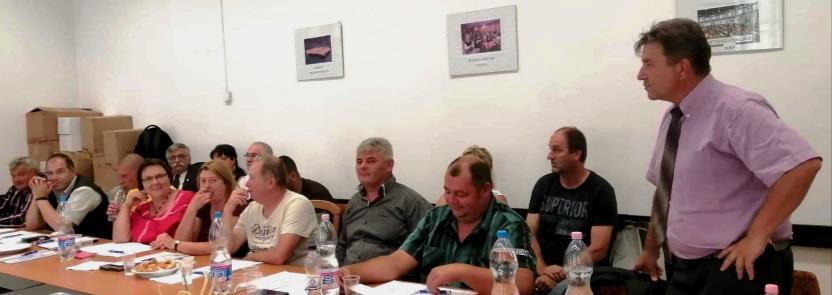A beszámoló vitáján volt, aki a beszámoló ellen, és volt, aki a beszámolót tartó személy ellen szólt.