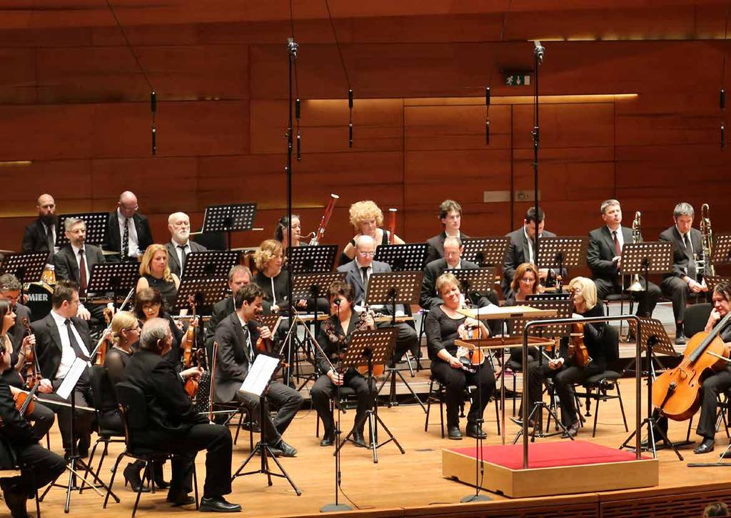 KIRÁLYOK ZENÉI Pécsi Szimfonietta Moderátor: Lakner Tamás A Pécsi Szimfonietta a Pannon Filharmonikusok társulatának tagjaiból alakult, a nagyzenekarnál kisebb létszámú formáció.