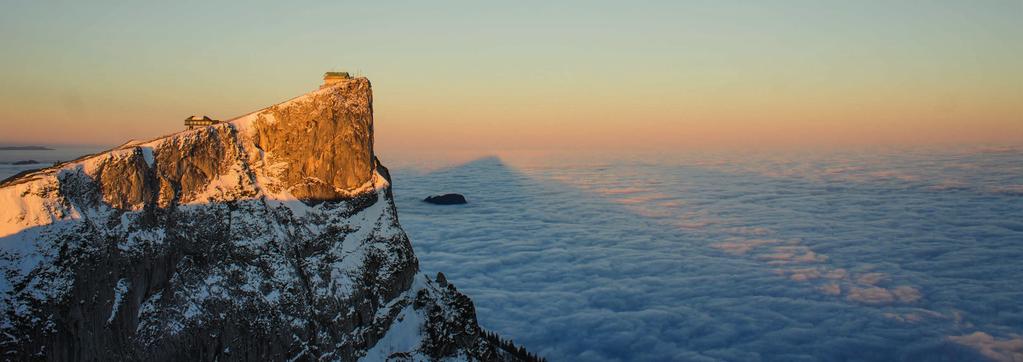 SCHAFBERGBAHN AHOL A FELHŐK FELETT KORLÁTLAN A SZABADSÁG. 06 A SchafbergBahn élménykínálata: Ausztria legmeredekebb fogaskerekű vasútjával juthatunk el St.