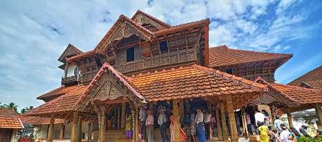 14. nap: Trivandrum, Kerala fővárosa és a világ leggazdagabb temploma Másnap tovább folytatjuk Kerala fölfedezését.