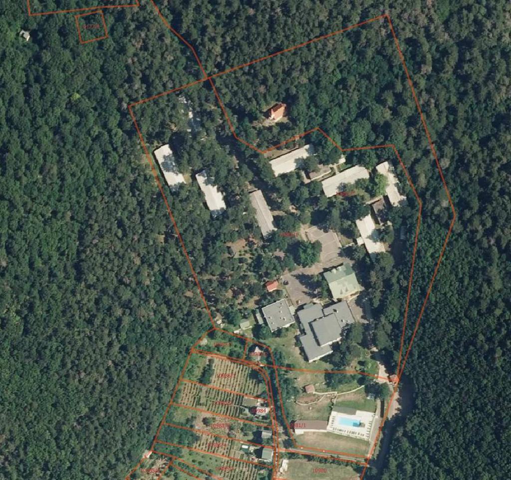 A Várhegy üdülő területét megvásárolta a Rákóczi Szövetség a mellette található erdő és egyéb más művelési ágon (alrészleteiben) nyilvántartott