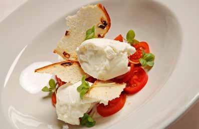 EURO 18 HUF 5400 BUFFALO MOZZARELLA WITH TOMATO AND BASIL BIVALY MOZZARELLA