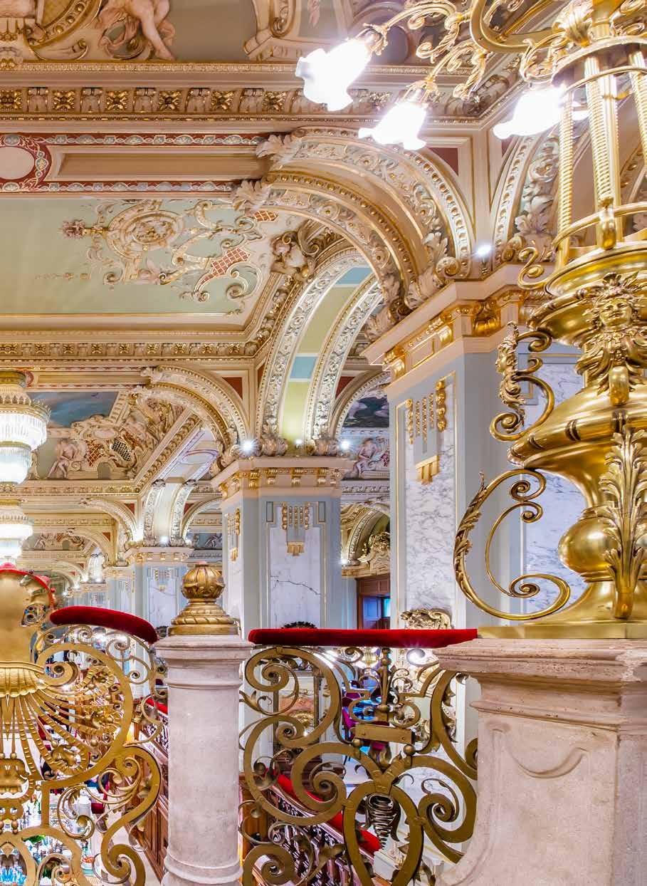 The New York palace Budapest Hotel perfectly interprets the royal soul of the Pearl of the Danube.