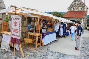 .. Iharos Népművészeti Egyesület Kézműves