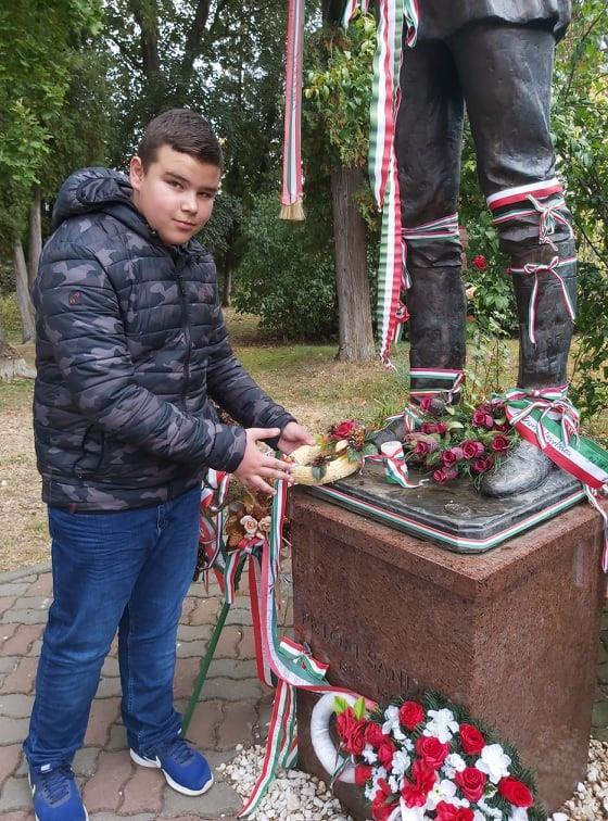 Fehéregyházán tárlatvezetőnkkel ismerkedtünk a csata