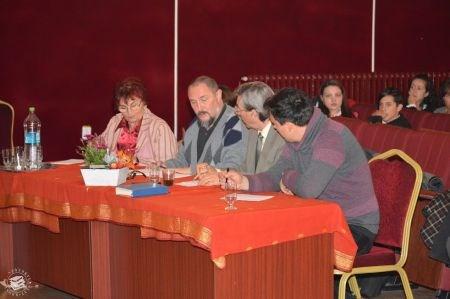 A kötelező beszéd témája, immár második éve a szervezők engedélyével, a budapesti verseny mottója volt: Az ékesszólás a bölcsességgel együtt az emberi élet kormányzója (Arisztotelész: Rhetorica ad