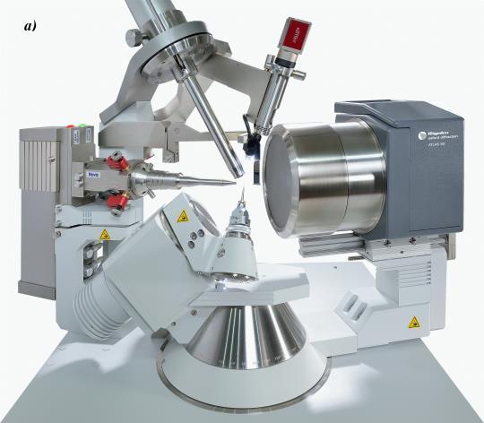 Szerkezetvizsgálat Kísérleti módszerek 3.10. ábra A SuperNova röntgen-diffraktométer (Rigaku) és egy tipikus diffrakciós mérés eredménye a diffraktáló síkok jelölésével 3.4.1. A Laue-módszer Az eredeti, 191-es módszernél Laue egykristályt (CuSO4) használt, melyet polikromatikus röntgennyalábbal sugárzott be.