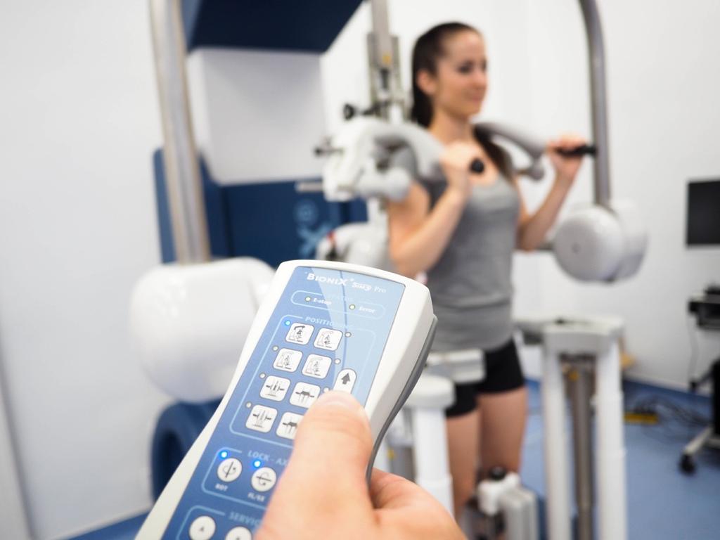 Sportkineziológiai vizsgálatok Számos eszköz segítségével, több különböző mérést végzünk.
