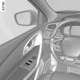 ELEKTROMOS ABLAKEMELŐK, NEM NYITHATÓ ÜVEGTETŐ (1/3) Ezek a rendszerek működnek: járó motornál; kikapcsolt gyújtással, amíg az egyik első ajtót ki nem nyitják (körülbelül 12 percre korlátozva);